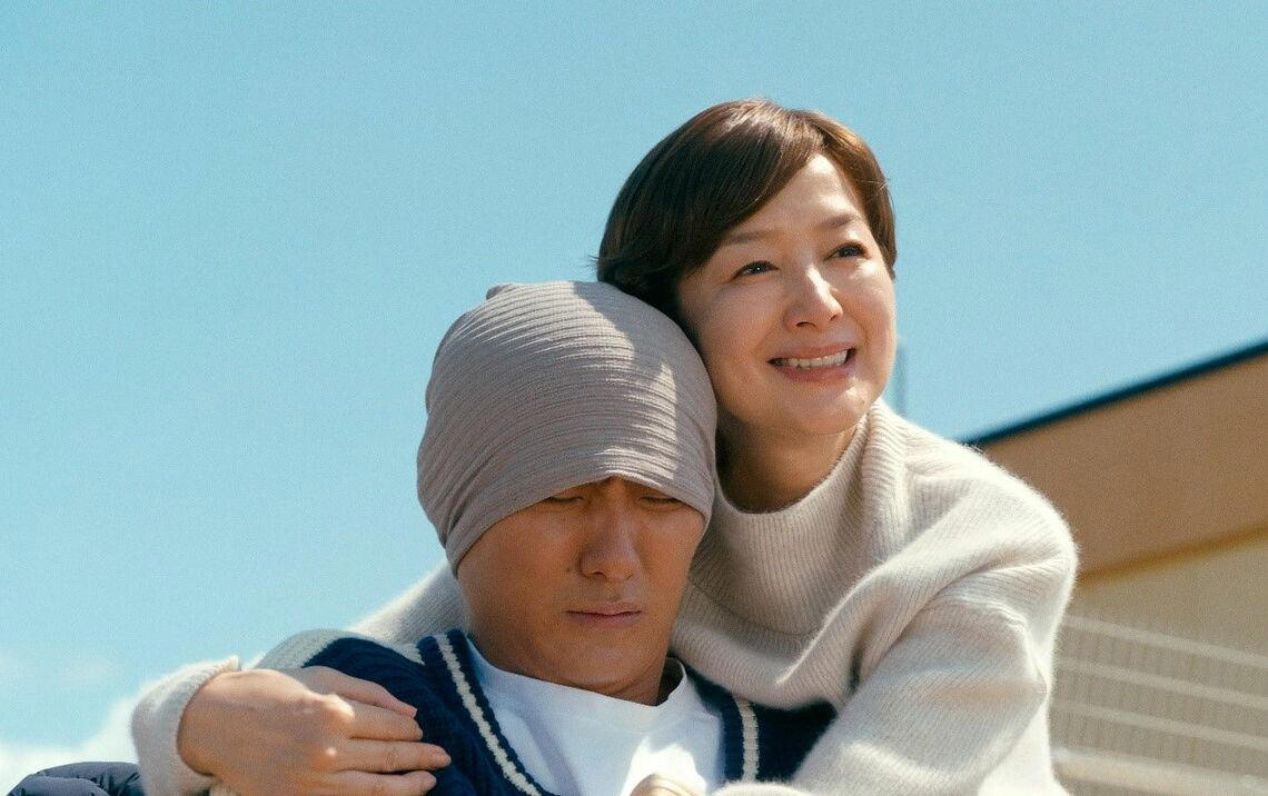公開4週目終了時点で興収10億円を突破, 主演俳優は横田さんからグローブを譲り受ける, 関西人気が凄まじい, 「小さくても本物の正面突破がある」