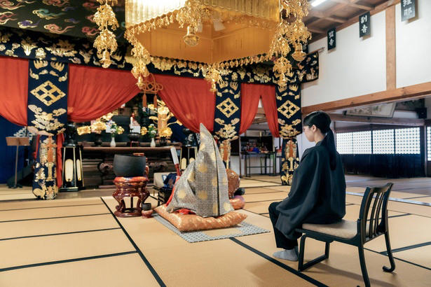 1.【界 出雲】八百万の神々が集う出雲で運を開く「出雲大社お詣り支度プラン」, 2.【界 鬼怒川】世界遺産、日光東照宮で新年の活力を得る「日光東照宮特別祈祷プラン」, 3.【界 霧島】創建約1500年、国宝「霧島神宮」で特別祈願「霧島開運旅2026」, 4.【界 長門】山口県名産のふぐと、開湯伝説ゆかりの寺での厄除け祈願「厄除け開運ふく滞在」, 5.【青森屋】7体のねぶた七福神が出迎え、福を招くイベント「わっつど開運まつり」, 6.【星のや富士】富士山の雄大な自然の中で願う開運「富士山麓の開運ステイ」, 7.【星のや沖縄】生命力あふれる太陽の光の下で、健やかな1年と福運を願う「吉祥若太陽(わかてぃだ)滞在」