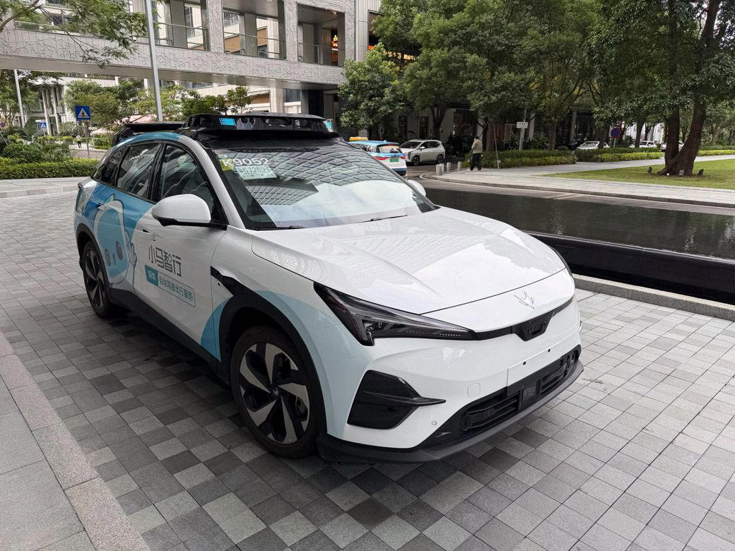 中国・深圳で完全無人タクシーに乗車した感想, 70％のコスト削減を実現, グーグル出身者が創業、ナスダック上場, 日本勢は実証段階、商用化に壁, 技術・規制・スピード、すべてで差
