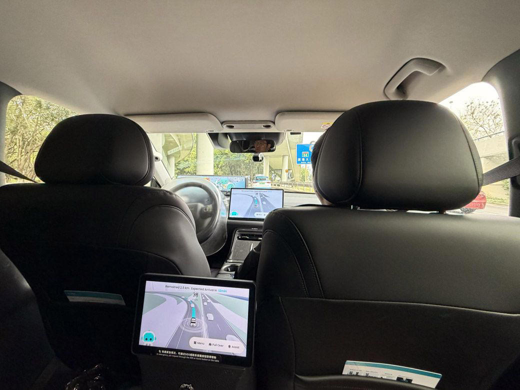 中国・深圳で完全無人タクシーに乗車した感想, 70％のコスト削減を実現, グーグル出身者が創業、ナスダック上場, 日本勢は実証段階、商用化に壁, 技術・規制・スピード、すべてで差