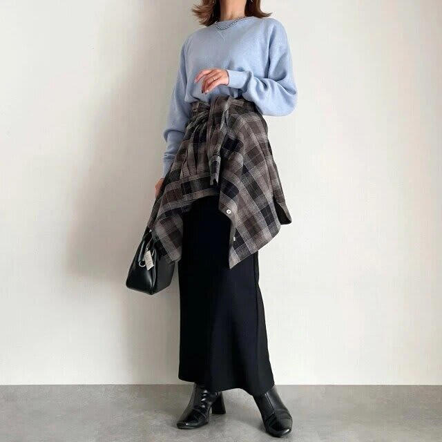 大人気コラボ「UNIQLO：C」の名品ニットを使い倒す着回しコーデ紹介♪, チェックシャツでカジュアルダウンコーデ, シャツレイヤードでラフさときちんと感を両立！, タートルネック合わせで冬までしっかり活躍, ブラウン×キャメルの大人なリラックスコーデ, デニム合わせでつくる大人可愛い冬スタイル, ブルーシャツで旬の配色にアップデート