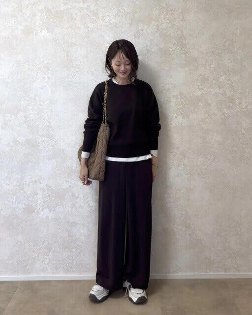 大人気コラボ「UNIQLO：C」の名品ニットを使い倒す着回しコーデ紹介♪, チェックシャツでカジュアルダウンコーデ, シャツレイヤードでラフさときちんと感を両立！, タートルネック合わせで冬までしっかり活躍, ブラウン×キャメルの大人なリラックスコーデ, デニム合わせでつくる大人可愛い冬スタイル, ブルーシャツで旬の配色にアップデート