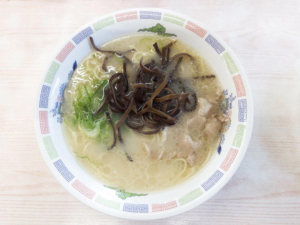 49年変わらぬ価格を守る「博多ラーメン はかたや」, 1分32秒で出てくるラーメン, 軽やかなスープと、止まらない細麺, 替え玉と、多様な客層, 「しっかりしてよ、毎日食べに行きたいんやけん」, 変わらない一杯が、ここにある