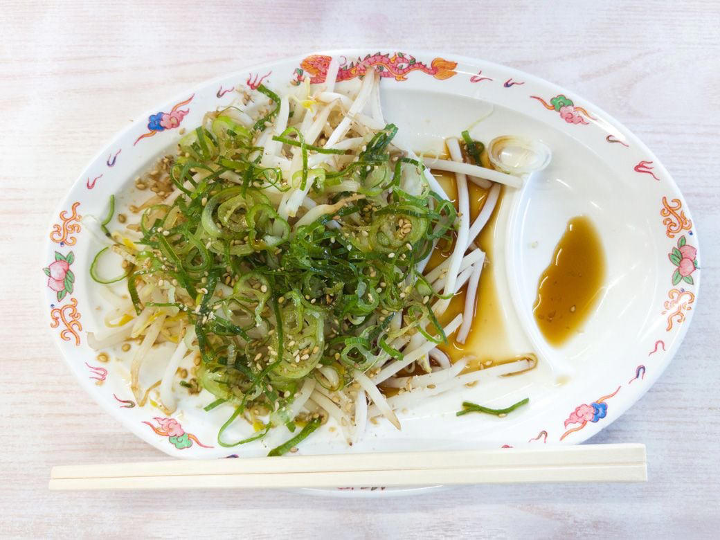 49年変わらぬ価格を守る「博多ラーメン はかたや」, 1分32秒で出てくるラーメン, 軽やかなスープと、止まらない細麺, 替え玉と、多様な客層, 「しっかりしてよ、毎日食べに行きたいんやけん」, 変わらない一杯が、ここにある