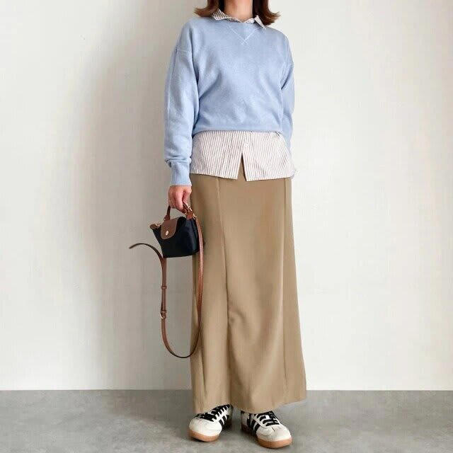 大人気コラボ「UNIQLO：C」の名品ニットを使い倒す着回しコーデ紹介♪, チェックシャツでカジュアルダウンコーデ, シャツレイヤードでラフさときちんと感を両立！, タートルネック合わせで冬までしっかり活躍, ブラウン×キャメルの大人なリラックスコーデ, デニム合わせでつくる大人可愛い冬スタイル, ブルーシャツで旬の配色にアップデート