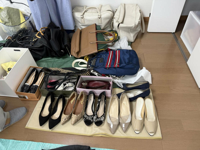1：ものの捨てどきは、上質でも使っていて「疲れる」とき, 2：“安いから買う”は卒業。「自分に似合うか」を最優先に, 3：履かないヒールに「いつか」は来ない。痛い靴こそ手放して, クローゼットを整えると、自然と暮らしも心地よく