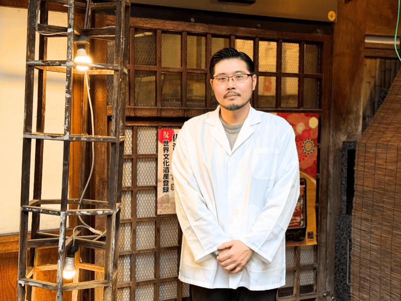 親子二代で紡ぐ50年の歴史, 「魚の基本」を求めて選んだ道, 名店で学んだ「おもてなし」, 名物うなぎと地酒で新たな客層を