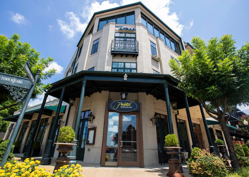 Bardog Tavern, Brookhaven Pub & Grill, Capriccio Grill, Chez Philippe , Christmas Brunch at The Peabody , Delta's Kitchen at The Guest House at Graceland, Lafayette's Music Room, Neil's Grille & Bar, Paulette’s