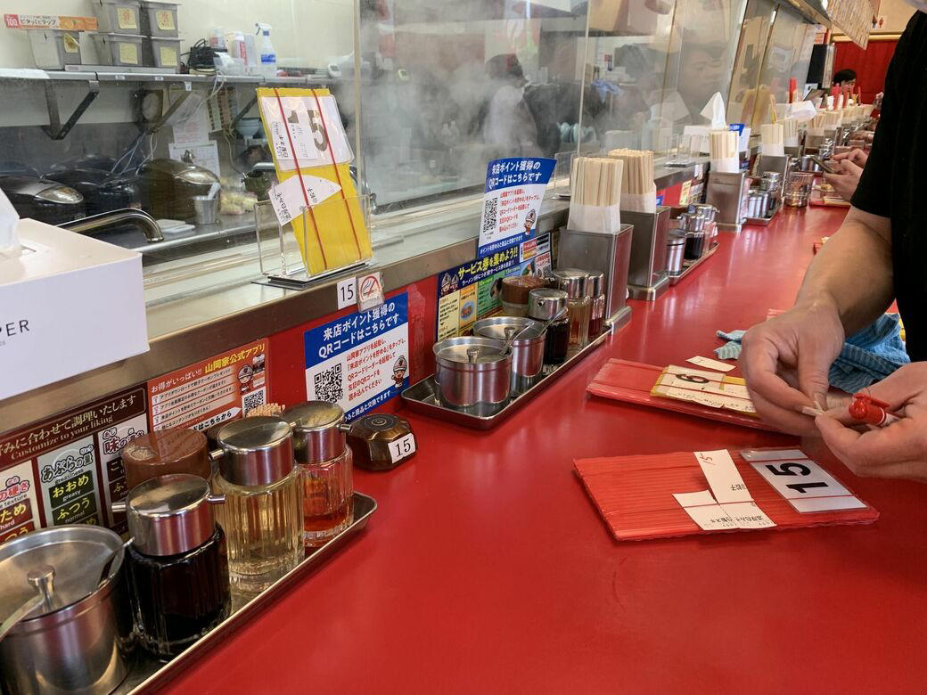 「41カ月連続増収」という離れ業も達成, あえて“スローな”出店スピード, 東京23区には出店していない, アプリの導入で若年層が急増, 「人に投資をする」ラーメンチェーン店, 「納得のいくスープ」を作れなければ出店しない, 「山岡家」の伸びはさらに高まる, 「規模の拡大」を追いかける時代は終わった
