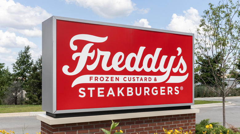 21. Jack in the Box, 20. White Castle, 19. Burger King, 18. Carl's Jr., 17. McDonald's, 16. Wendy's, 15. Checkers/Rally's, 14. Freddy's, 13. Smashburger, 12. Red Robin, 11. Steak 'n Shake, 10. Fatburger, 9. Bareburger, 8. Whataburger, 7. 7th Street Burger, 6. BurgerFi, 5. Habit Burger and Grill, 4. Culver's, 3. Shake Shack, 2. Five Guys, 1. In-N-Out Burger
