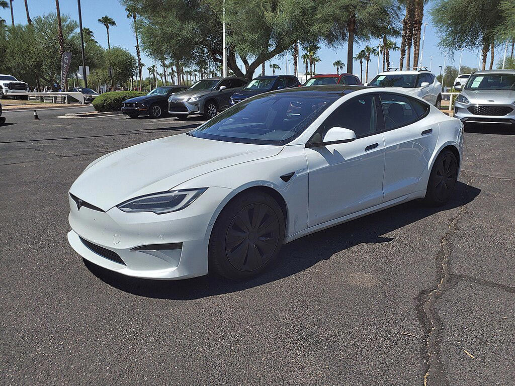 Lucid Air Sapphire , Mercedes-Benz EQS , BMW i7 , Porsche Taycan Turbo S , Rolls-Royce Spectre , Tesla Model S Plaid , Genesis Electrified G80 , Cadillac Celestiq , Mercedes-Benz EQE , Lotus Emeya , Jaguar I-PACE , Audi e-tron GT , Maserati GranTurismo Folgore , BMW i5 , Nio ET9