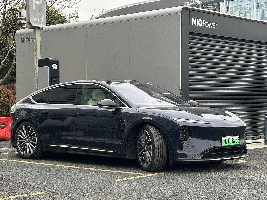 Lucid Air Sapphire , Mercedes-Benz EQS , BMW i7 , Porsche Taycan Turbo S , Rolls-Royce Spectre , Tesla Model S Plaid , Genesis Electrified G80 , Cadillac Celestiq , Mercedes-Benz EQE , Lotus Emeya , Jaguar I-PACE , Audi e-tron GT , Maserati GranTurismo Folgore , BMW i5 , Nio ET9