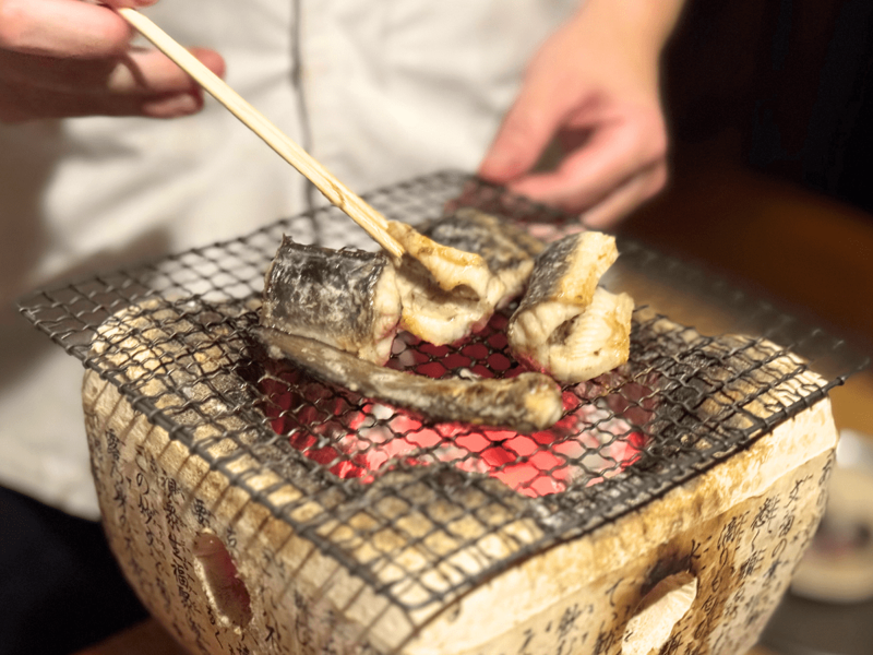親子二代で紡ぐ50年の歴史, 「魚の基本」を求めて選んだ道, 名店で学んだ「おもてなし」, 名物うなぎと地酒で新たな客層を