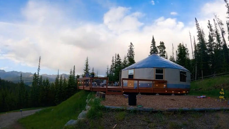 The Havasupai Tribal Cafe (Supai, Arizona), Hell's Backbone Grill & Farm (Boulder, Utah), Magic Meadows Yurt (Crested Butte, Colorado), Seven Glaciers (Anchorage, Alaska), Little A'Le'Inn (Rachel, Nevada), The Lost Kitchen (Freedom, Maine), Crowbar Cafe & Saloon (Shoshone, California), The Saltry Restaurant (Halibut Cove, Alaska), Tennessee Pass Cookhouse (Leadville, Colorado), Pizza Pi VI (Saint Thomas, US Virgin Islands), Montana Dinner Yurt (Big Sky, Montana), Cabbage Key Inn & Restaurant (Cabbage Key, Florida), The Crystal Restaurant, Grand Canyon Caverns (Peach Springs, Arizona)