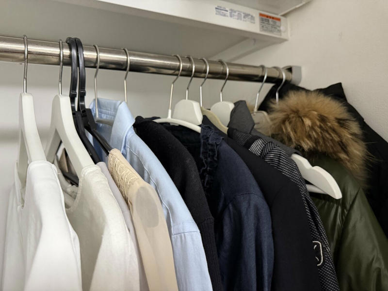 1：ものの捨てどきは、上質でも使っていて「疲れる」とき, 2：“安いから買う”は卒業。「自分に似合うか」を最優先に, 3：履かないヒールに「いつか」は来ない。痛い靴こそ手放して, クローゼットを整えると、自然と暮らしも心地よく