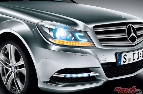 なぜ輸入車のLEDウインカーはシャープに点滅するのか？, まずはウインカーの基礎知識を再確認！, LEDウインカーは普及しているのか？, LEDウインカーのメリット、デメリット