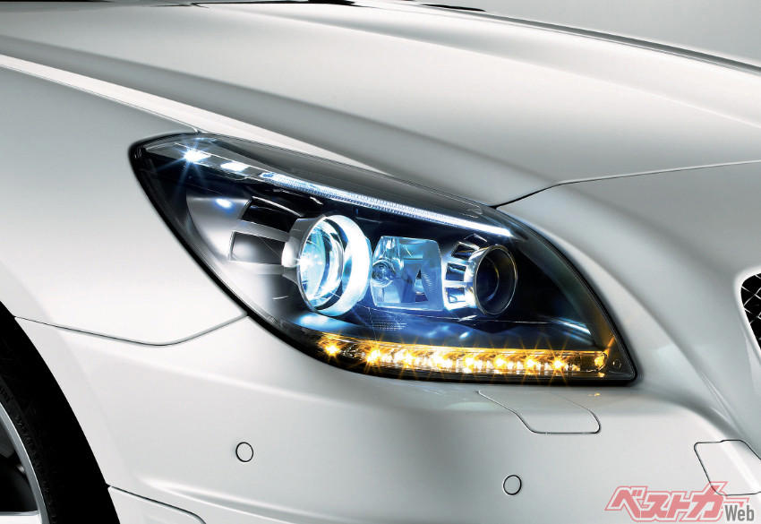 なぜ輸入車のLEDウインカーはシャープに点滅するのか？, まずはウインカーの基礎知識を再確認！, LEDウインカーは普及しているのか？, LEDウインカーのメリット、デメリット