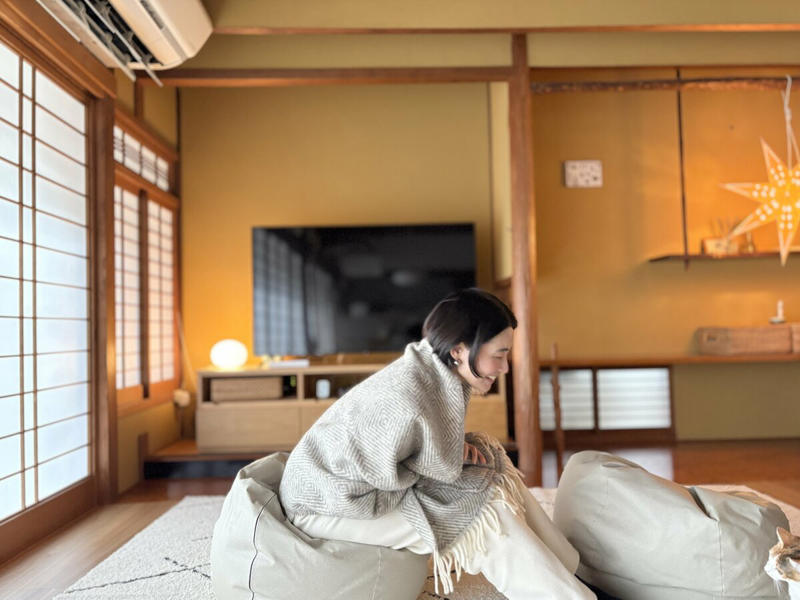 1：掃除をラクにするため、ものは少なく・床置きしない, 2：お気に入りのほうきを「手に取りやすい場所に置く」, 3：洗顔後の「ついでふき掃除」で水回りのきれいを保つ, 4：汚れが軽いうちに、ちょこちょこ掃除を習慣化。洗剤や掃除道具を手放せた, 5：「やめられる掃除」はないか考える。障子はプラスチック製に
