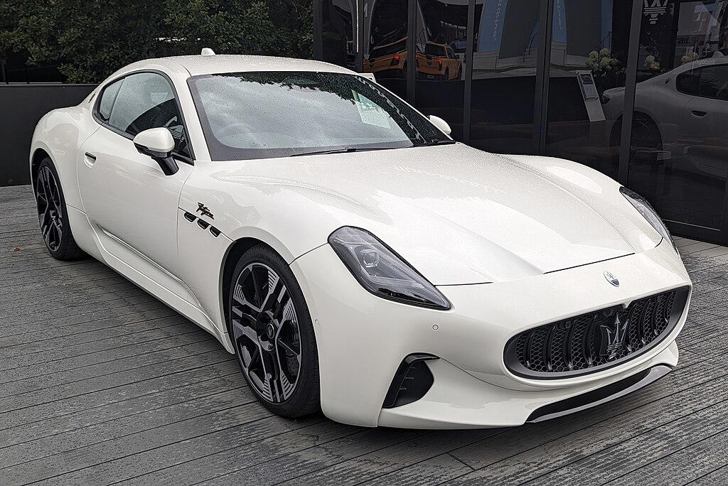 Lucid Air Sapphire , Mercedes-Benz EQS , BMW i7 , Porsche Taycan Turbo S , Rolls-Royce Spectre , Tesla Model S Plaid , Genesis Electrified G80 , Cadillac Celestiq , Mercedes-Benz EQE , Lotus Emeya , Jaguar I-PACE , Audi e-tron GT , Maserati GranTurismo Folgore , BMW i5 , Nio ET9
