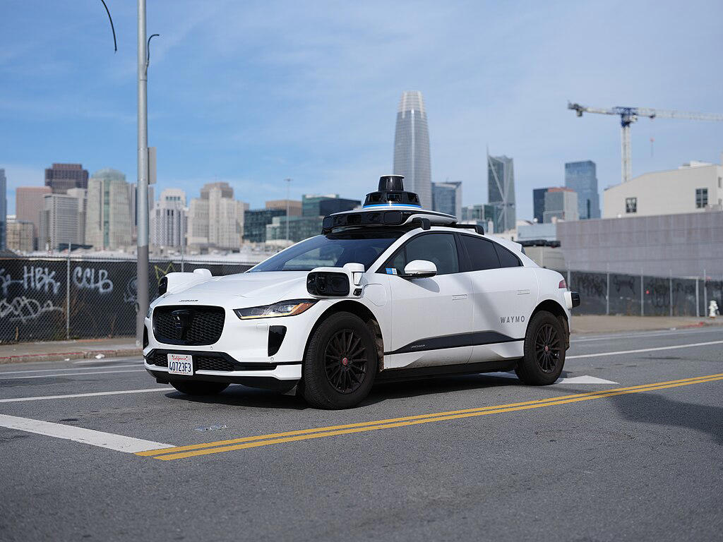 Lucid Air Sapphire , Mercedes-Benz EQS , BMW i7 , Porsche Taycan Turbo S , Rolls-Royce Spectre , Tesla Model S Plaid , Genesis Electrified G80 , Cadillac Celestiq , Mercedes-Benz EQE , Lotus Emeya , Jaguar I-PACE , Audi e-tron GT , Maserati GranTurismo Folgore , BMW i5 , Nio ET9