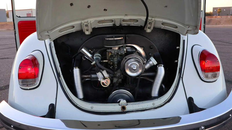 Many Engines Have Stayed In Production For Decades , The Chevrolet Small-Block V8 Is An Iconic Engine That Refuses To Die , It's Powered A Huge Number Of Iconic Vehicles , You Can Still Buy It Today, As A Crate Engine