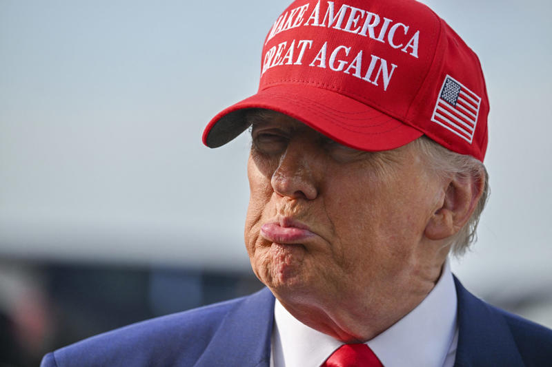 The President is shafting everyone, report reveals Trump has hurt another key state, Tariffs and sovereignty attacks, Avoiding travel to the US, Dropping numbers, What we know so far, A predictable situation, Canadians are angry, Economic and political issues, A staggering drop in travel, Arizona will see a major decline, Canadians are important for the state, A snowbird problem in the making?, The scale of the hit isn’t known yet, Not the only state in big trouble, A warning about Canadian travel declines, The writing on the wall, How hard the US could be hit