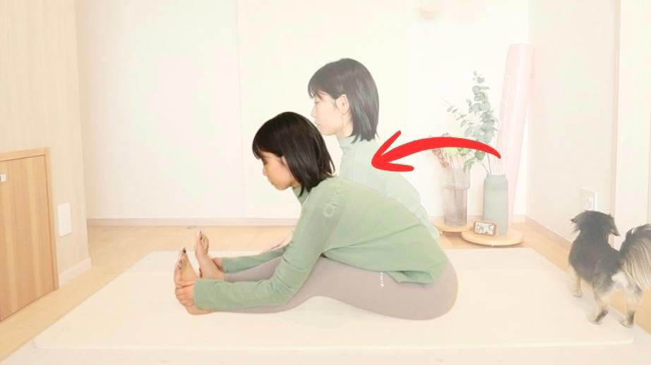 太もも裏が硬いと首こりが改善しない理由, 太もも裏をほぐすことで得られる効果, もも裏ストレッチのやり方, 効果を出すポイント