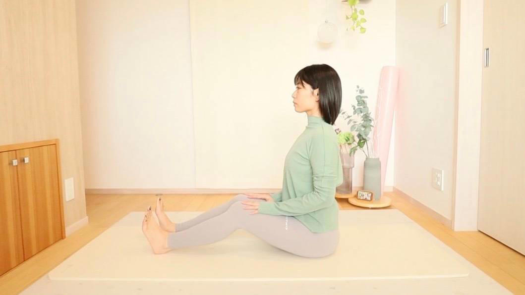 太もも裏が硬いと首こりが改善しない理由, 太もも裏をほぐすことで得られる効果, もも裏ストレッチのやり方, 効果を出すポイント
