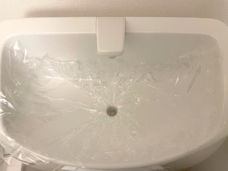 1．クエン酸スプレーを吹きかける, 2．ラップで湿布する, 3．スポンジでこする, 4．水拭きで仕上げる