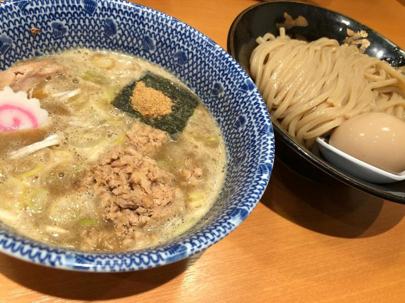 ラーメン分野の開拓は吉野家HDが早かったが…, とんかつは“自前”、ラーメンは“買収”の面白さ, 「六厘舎」は長らく独自性を保ってきた, 松屋が取り込んだ“横綱”はどんな活躍を見せるのか
