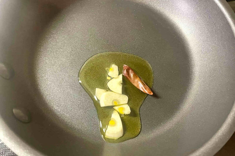 ■「大根の皮ペペロンチーノ」の材料, ■材料をさっと炒めるだけ, ■調味料で使ってないのに最強のおつまみ, 【投稿】「大根の皮ペペロンチーノ」