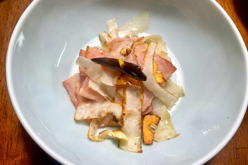 ■「大根の皮ペペロンチーノ」の材料, ■材料をさっと炒めるだけ, ■調味料で使ってないのに最強のおつまみ, 【投稿】「大根の皮ペペロンチーノ」