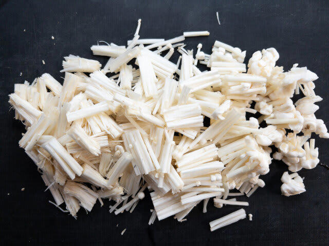 手作りなめ茸を作るのにかかる時間, 手作りなめ茸のカロリー, コスパ最強！レンジで簡単手作りなめ茸, 手作りなめ茸の材料（4人分）, 手作りなめ茸の作り方