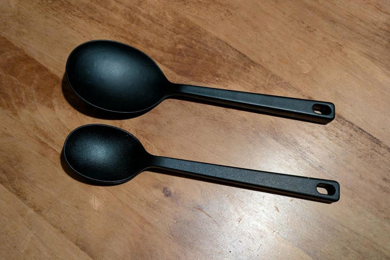 1：輪ゴムよりやわらかくて、アレンジも自在, 2：汁物を最後まですくえる調理用スプーン, 3：レンジで温めるだけ。本格的ポルチーニスープ, 4：冬限定の大人なショコラ。ごほうびタイムにぴったり