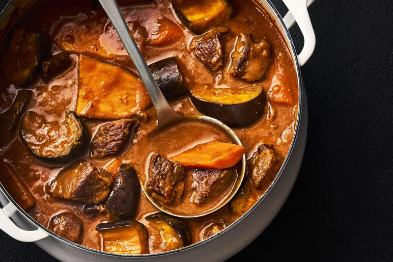 Shorbat Adas (Red Lentil Soup with Vegetables), Yogurt Rice, Turmeric Lamb Kebabs, Fattoush, Chicken Biryani, Zeytinyağli Yaprak Sarmasi (Vegetarian Stuffed Grape Leaves), Beef Mafé (West African Peanut Stew), Stuffed Eggplant with Spiced Beef and Pine Nuts, Tchicha Bel Za'atar (Barley Soup with Wild Thyme), Knafeh (Shredded Phyllo and Cheese Pie), Doro Wat Chili (Spicy Ethiopian-Style Chicken Chili), Lamb Martabak, Nasi Goreng Jawa (Javanese Fried Rice), Chicken Yassa with Fonio, Chocolate-Hazelnut Baklava, Yayla Çorbası (Turkish Yogurt Soup) with Velibah, Thiéboudienne (Senegalese Jollof Rice and Fish), Aloo Samosas, Chicken Hummus Bowl, Obe Ata (Nigerian Chicken, Tomato, and Pepper Stew), Kibbeh Bil Sanieh, Beef-and-Fonio Meatballs with Sweet Potato Stew, Roasted Carrots with Preserved Lemons and Dates, Ka'ak Bi Tamer (Cinnamon-Date Paste–Filled Cookies), Saffron Chicken Tagine