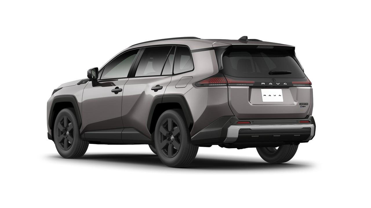 SUV戦国時代のいま、新型RAV4が選んだ大胆な方向転換, 「外で使うSUV」であることを視覚的に訴え, 電動化×知能化が変えたのは「性能」ではなく「体験の質」, 「高いSUV」ではない。SUVの基準を引き上げる存在だ