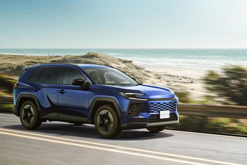 SUV戦国時代のいま、新型RAV4が選んだ大胆な方向転換, 「外で使うSUV」であることを視覚的に訴え, 電動化×知能化が変えたのは「性能」ではなく「体験の質」, 「高いSUV」ではない。SUVの基準を引き上げる存在だ