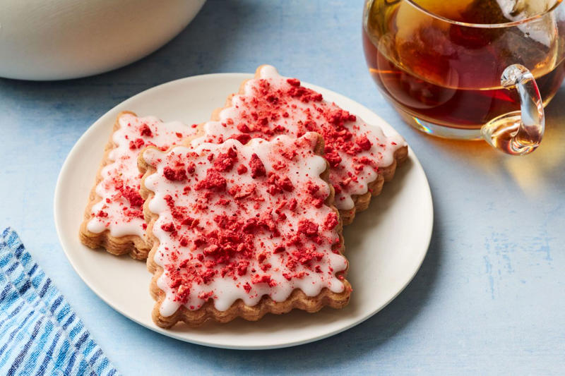 Forgotten Cookies, Chocolate Crinkle Cookies, Soft Oatmeal Cookies, Chewy Molasses Cookies, Pan-Banging Chocolate Chip Cookies, Strawberry Shortbread Cookies, Walnut Crescents, Coconut Macaroons, Oatmeal Chocolate Chip Cookies, Easy Peanut Butter Cookies