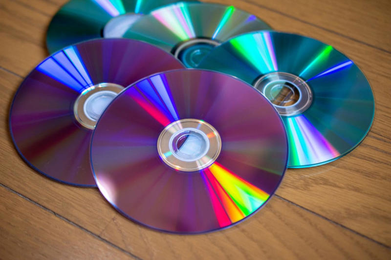 ブルーレイとDVDの基本的な違い, DVDが「廃れない」理由：耐久性とコスト, 中途半端な媒体としての「ブルーレイ」, 録画用途が「HDDやSSD」に代替された, 操作性や耐久性が「DVDと大差ない」, 地上波放送と4K, ストリーミングサービスの台頭でブルーレイが存在価値を奪われた