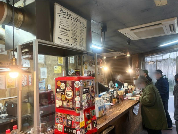 下町の雰囲気を色濃く残す街並み, 遊び心満載の店内とスタッフの笑顔に心がほどける, 驚くほど柔らかな“西成ホルモン”に感動！, 一人でも子どもでも、老若男女大歓迎！