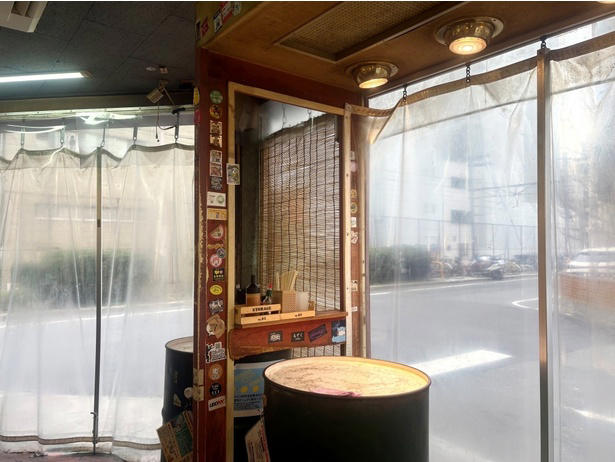 下町の雰囲気を色濃く残す街並み, 遊び心満載の店内とスタッフの笑顔に心がほどける, 驚くほど柔らかな“西成ホルモン”に感動！, 一人でも子どもでも、老若男女大歓迎！
