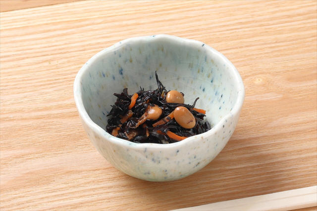 空をテーマにした新名物「天空むすび」, 山頂で味わう「天空むすびセット」, 見た目も楽しい新ドリンクにも注目, 元日から3日間限定のオープニング特典も, 山頂の景色と調和する、明るく開放的な空間へ, SUSABINOキッチン・SUSABINOテラスへのアクセス