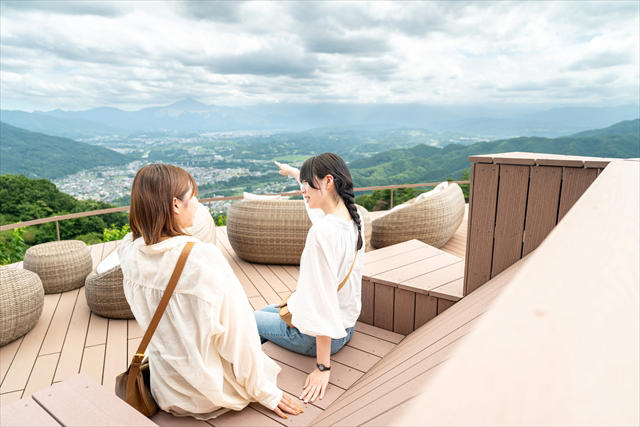 空をテーマにした新名物「天空むすび」, 山頂で味わう「天空むすびセット」, 見た目も楽しい新ドリンクにも注目, 元日から3日間限定のオープニング特典も, 山頂の景色と調和する、明るく開放的な空間へ, SUSABINOキッチン・SUSABINOテラスへのアクセス