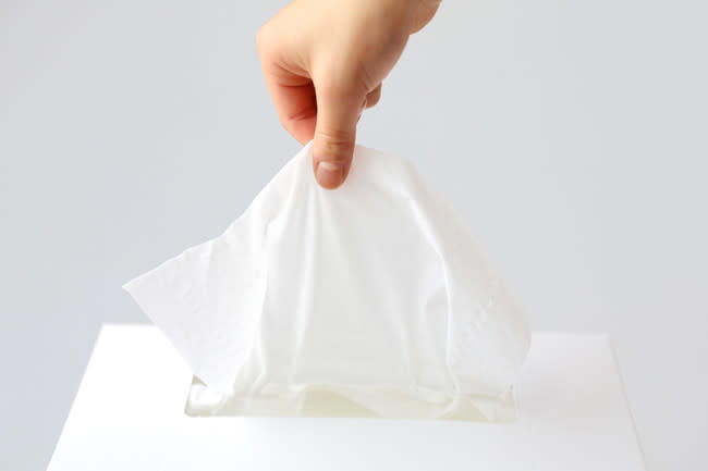 トイレットペーパーがない！ティッシュペーパーで代用できる？, 『トイレにティッシュペーパーを流してはいけない』理由とは, ティッシュペーパーは水に溶けない, トイレが詰まる原因になる, 水に流せるティッシュは使ってもいい？, トイレットペーパーとティッシュペーパーの違い