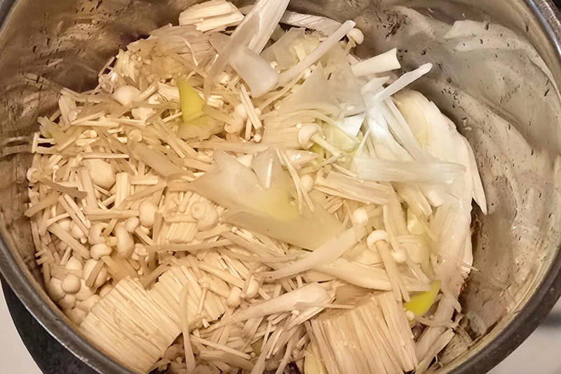 ■「旨塩ねぎ豚スープ」の材料, ■炒めて煮て、とろみをつけて完成, ■栄養満点でうどんとも相性抜群, 【動画】旨塩ねぎ豚スープ