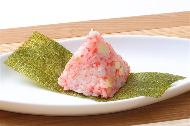 空をテーマにした新名物「天空むすび」, 山頂で味わう「天空むすびセット」, 見た目も楽しい新ドリンクにも注目, 元日から3日間限定のオープニング特典も, 山頂の景色と調和する、明るく開放的な空間へ, SUSABINOキッチン・SUSABINOテラスへのアクセス