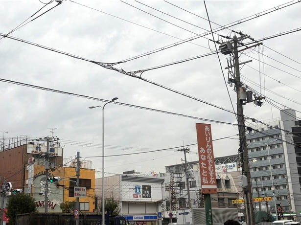 下町の雰囲気を色濃く残す街並み, 遊び心満載の店内とスタッフの笑顔に心がほどける, 驚くほど柔らかな“西成ホルモン”に感動！, 一人でも子どもでも、老若男女大歓迎！
