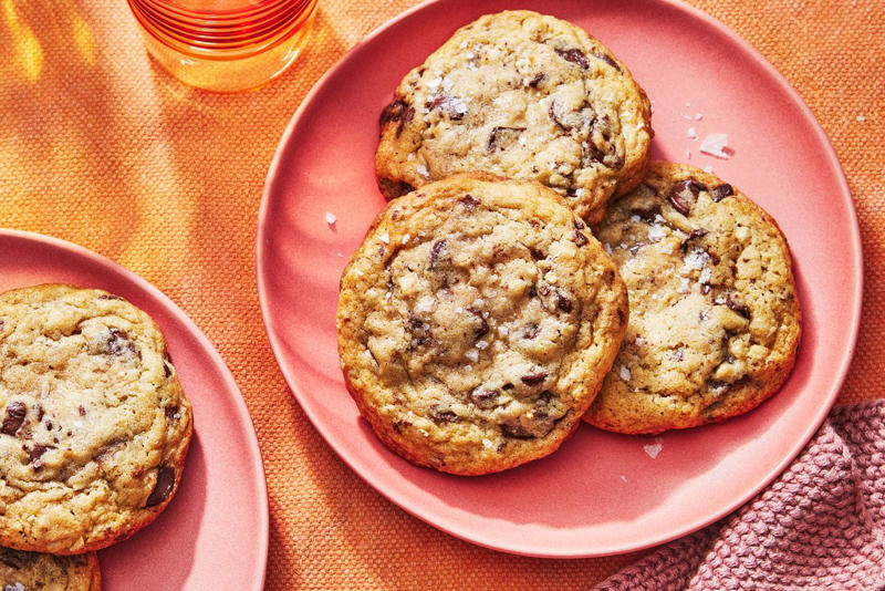 Forgotten Cookies, Chocolate Crinkle Cookies, Soft Oatmeal Cookies, Chewy Molasses Cookies, Pan-Banging Chocolate Chip Cookies, Strawberry Shortbread Cookies, Walnut Crescents, Coconut Macaroons, Oatmeal Chocolate Chip Cookies, Easy Peanut Butter Cookies