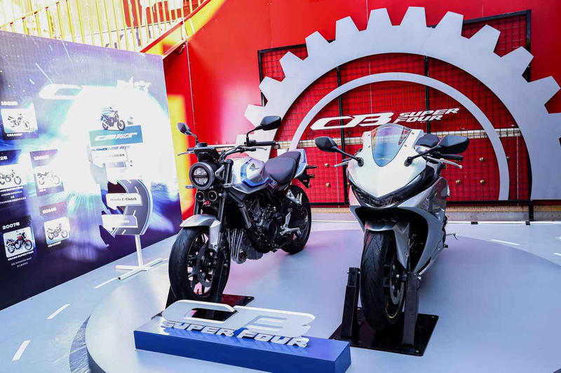 ホンダ「CBR500R FOUR」の概要, ホンダ「CBR500R FOUR」のカラー・人気投票, ホンダ「CBR500R FOUR」の写真, ホンダ「CBR500R FOUR」のおすすめ関連記事