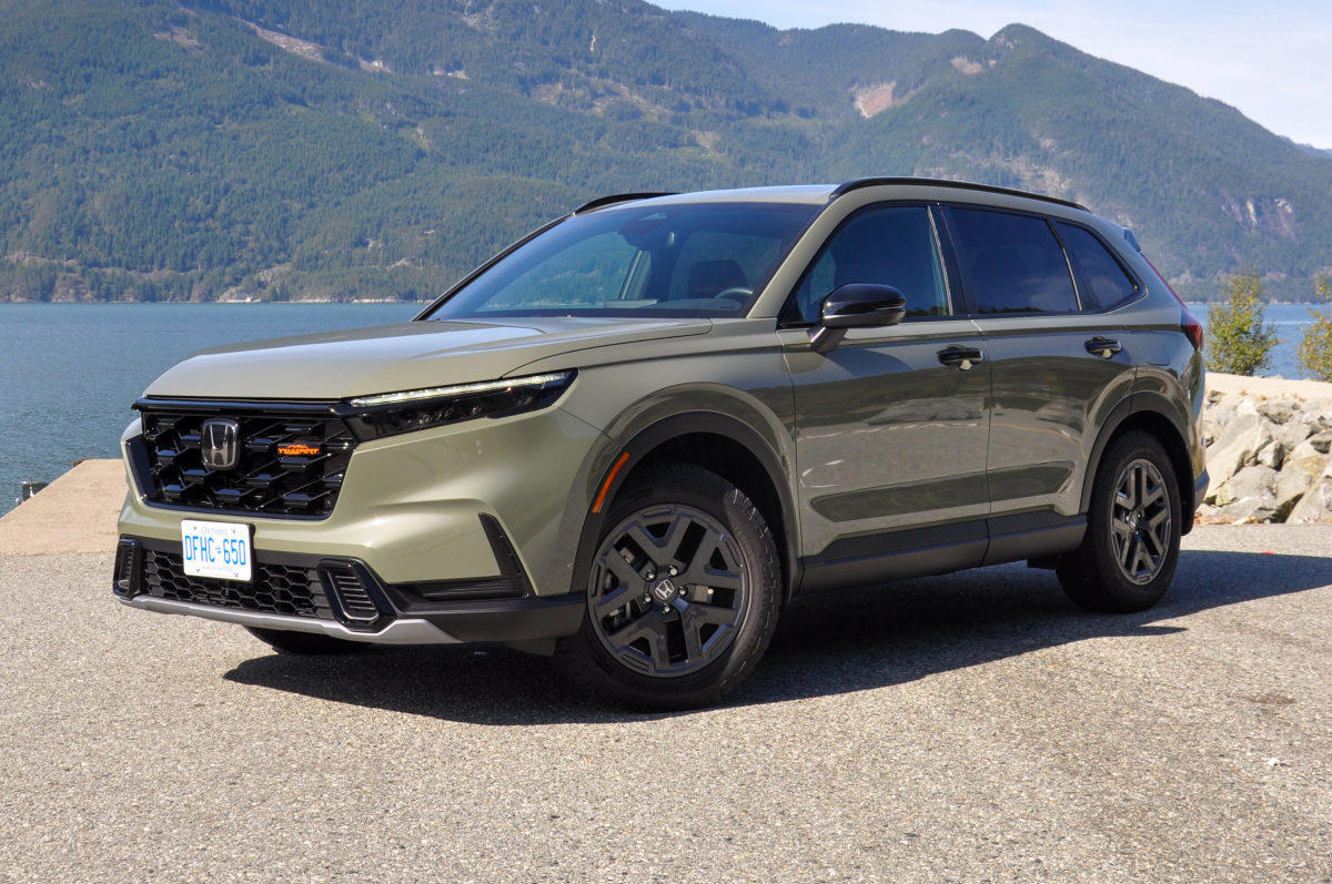 10. Kia Sportage: 182,823, 9. Subaru Crosstrek: 191,724, 8. Chevrolet Trax: 206,339, 7. Jeep Grand Cherokee: 210,082, 6. Nissan Rogue: 217,896, 5. Ford Explorer: 222,706, 4. Hyundai Tucson: 234,230, 3. Chevrolet Equinox: 332,301*, 2. Honda CR-V: 403,768, 1. Toyota RAV4: 479,288